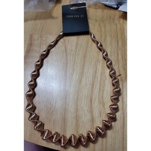 Forever 21 Gold tone metal TWIST CHOKER NECKLACE